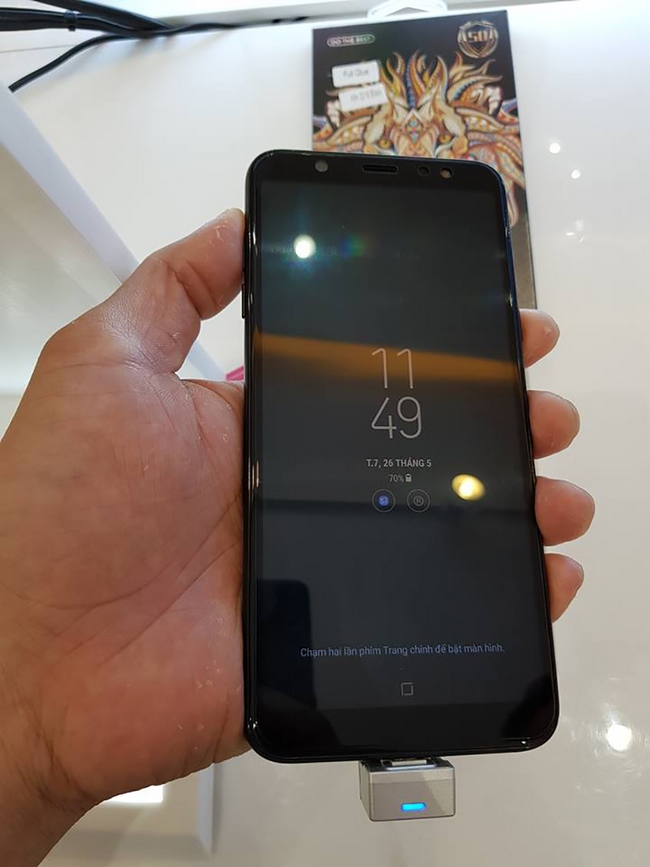 Kính cường lực 5D Samsung A6 full keo Kính cường lực 5D Samsung A6 full keo