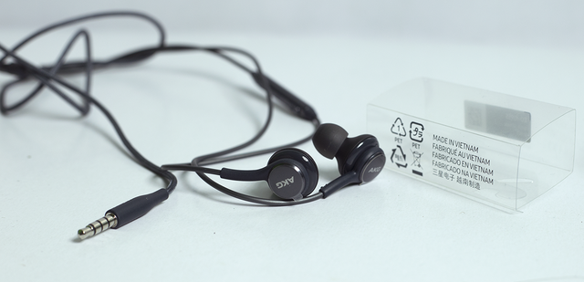 Tai nghe Samsung Galaxy S8 Plus AKG