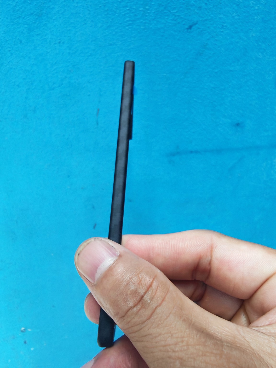 Thiết kế mỏng gọn của ốp Carbon X-Level Galaxy Fold 8