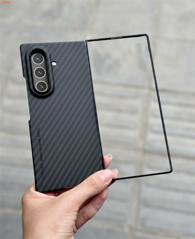 Ốp lưng X-Level vân carbon Galaxy Z Fold 8 Ultra siêu mỏng