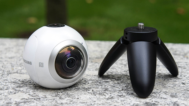Camera Samsung Gear 360 2016 C200 giá