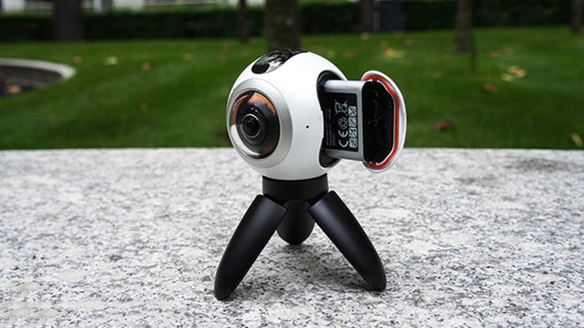 Chụp ảnh Camera Samsung Gear 360 2016 C200 giá Chụp ảnh Camera Samsung Gear 360 2016 C200 giá