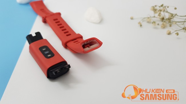 đánh giá chi tiết vòng đeo tay huawei band 4 chính hãng