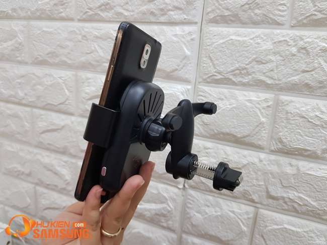Giá đỡ điện thoại kẹp cửa gió hỗ trợ sạc nhanh 