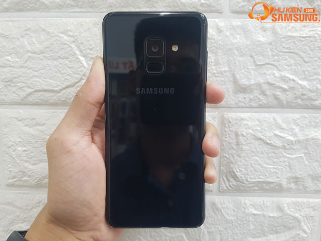 Thay nắp lưng Galaxy A8 2018 chính hãng Thay nắp lưng Galaxy A8 2018 chính hãng