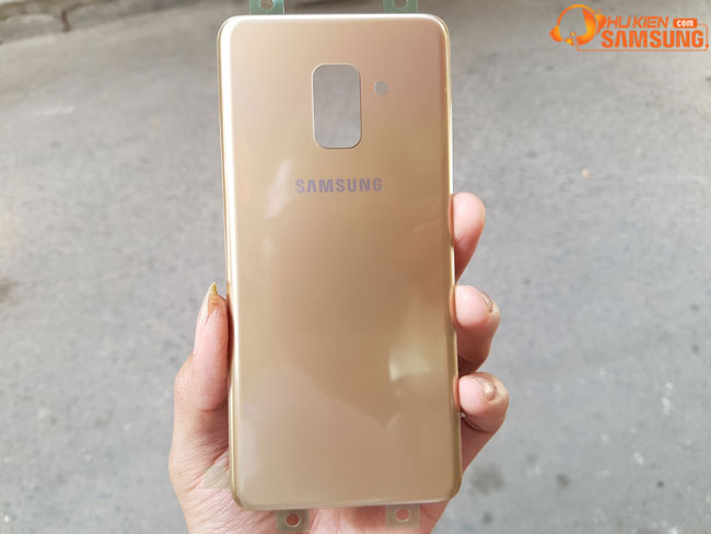 Thay nắp lưng Samsung Galaxy A8 Plus 2018 chính hãng