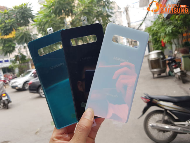 Thay nắp lưng Galaxy S10 chính hãng