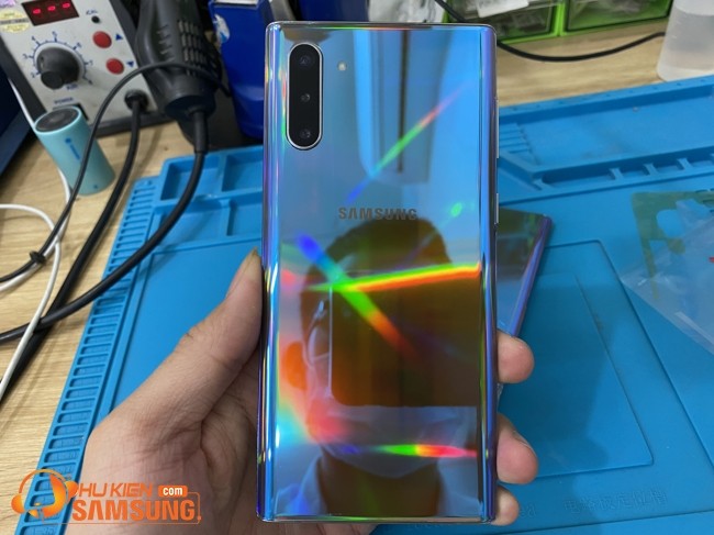  thay nắp lưng Note 10