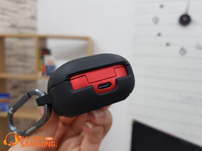 ốp Galaxy Buds Live Spigen Rugged Armor
