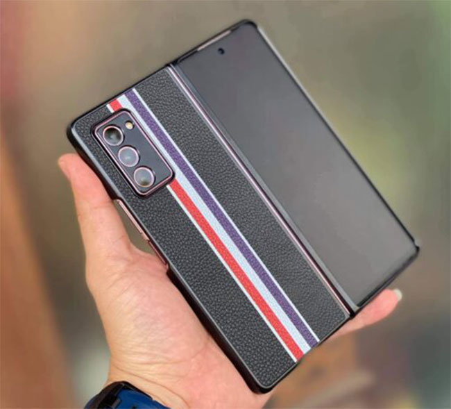Ốp lưng da Galaxy Z Fold 2 Thom Browne giá rẻ Ốp lưng da Galaxy Z Fold 2 Thom Browne giá rẻ