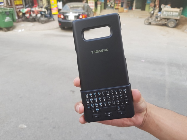 Ốp lưng kiêm bàn phím Galaxy Note 8 chính hãng