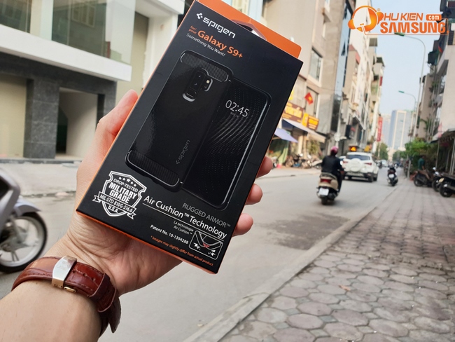 Ốp lưng Galaxy S9 Plus Spigen Rugged Armor giá bao nhiêu tại hcm