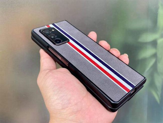 Ốp lưng da Galaxy Z Fold 2 Thom Browne giá rẻ Ốp lưng da Galaxy Z Fold 2 Thom Browne giá rẻ