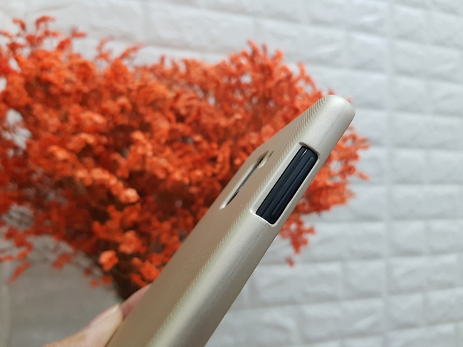 Ốp lưng sần Galaxy J6 2018 hiệu Nillkin