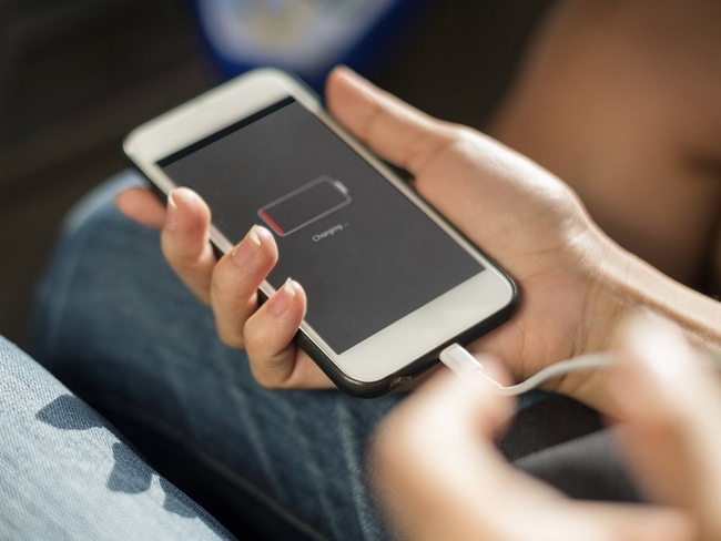 sạc pin smartphone đúng cách