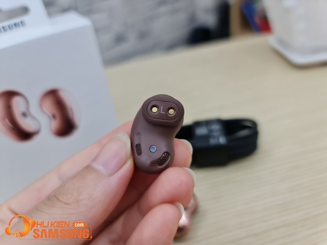 Galaxy Buds Live giá bao nhiêu