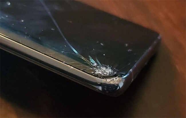 ép kính Note 20 nguyên cây ở Hà Nội