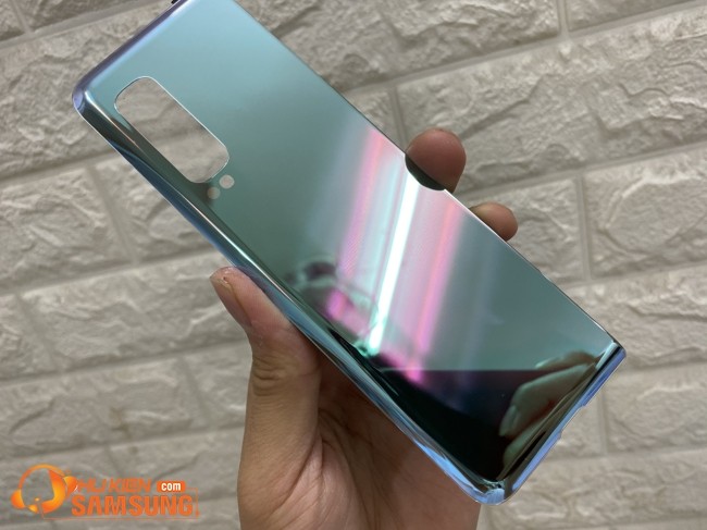 thay nắp lưng Galaxy Fold, Z Fold 2, Z Flip chính hãng