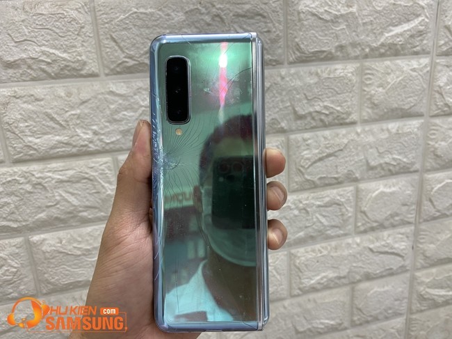 thay nắp lưng Galaxy Fold, Z Fold 2, Z Flip chính hãng lấy ngay Hà Nội, TPHCM