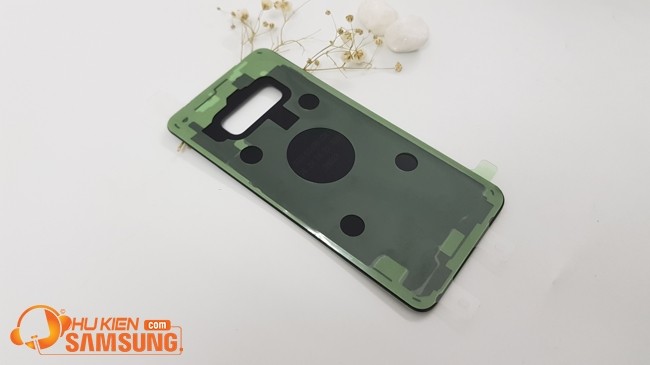 Thay nắp lưng Samsung S10e chính hãng giá rẻ