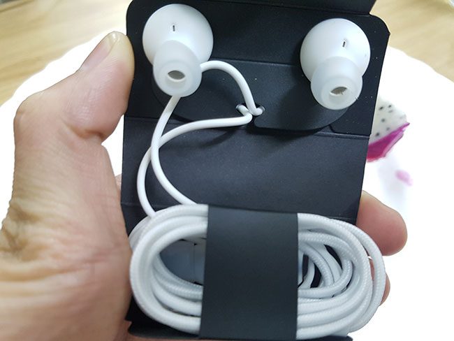 so sánh sự kahcs biệt tai nghe akg s10 và s9 chính hãng so sánh sự kahcs biệt tai nghe akg s10 và s9 chính hãng