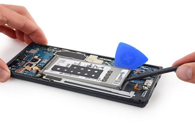 Cách tự thay pin Samsung Galaxy Note 8 đơn giản Cách tự thay pin Samsung Galaxy Note 8 đơn giản