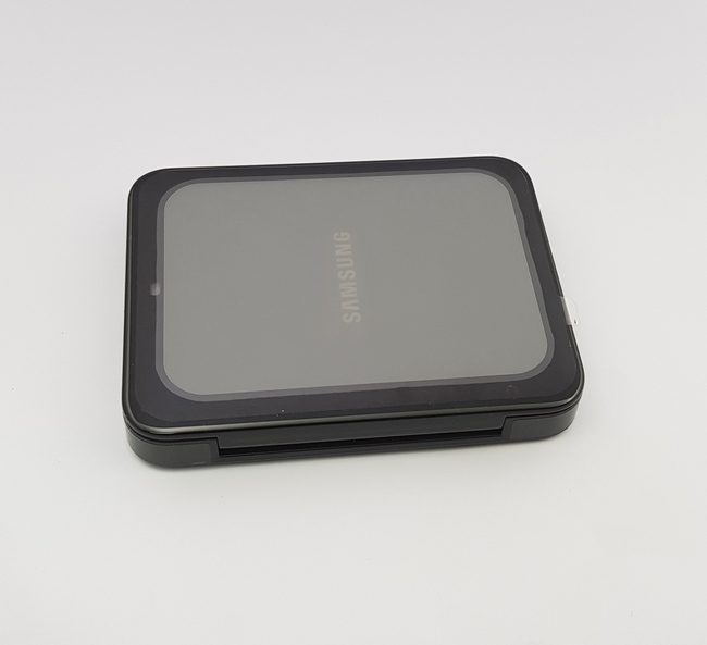 Dock sạc pin rời Galaxy S4 chính hãng màu đen Dock sạc pin rời Galaxy S4 chính hãng màu đen