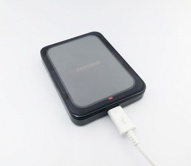 Dock sạc pin rời Galaxy S4 chính hãng màu đen Dock sạc pin rời Galaxy S4 chính hãng màu đen