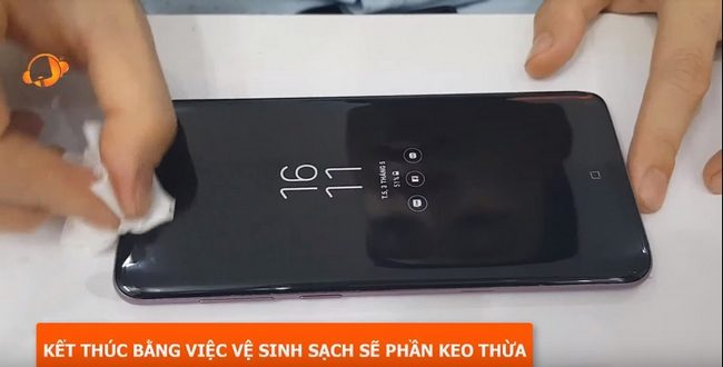Hướng dẫn chi tiết kính cường lực full keo sử dụng tia UV Hướng dẫn chi tiết kính cường lực full keo sử dụng tia UV