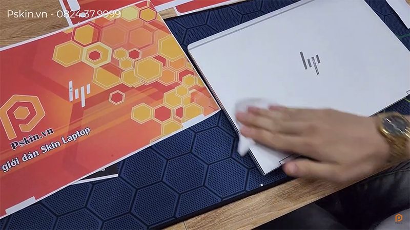 Các bước hướng dẫn dán Skin Laptop tại nhà Các bước hướng dẫn dán Skin Laptop tại nhà