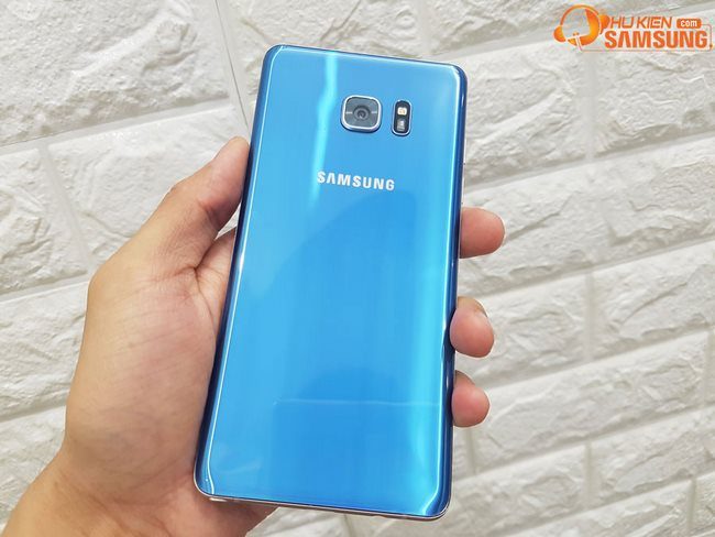 Thay nắp lưng Galaxy Note FE chính hãng Thay nắp lưng Galaxy Note FE chính hãng