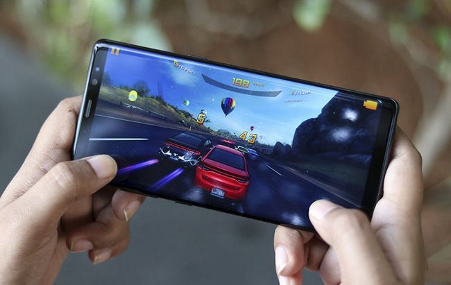 Hiệu năng Galaxy Note 9 là cực kỳ mạnh mẽ mà khó có đối thủ nào vượt qua Hiệu năng Galaxy Note 9 là cực kỳ mạnh mẽ mà khó có đối thủ nào vượt qua