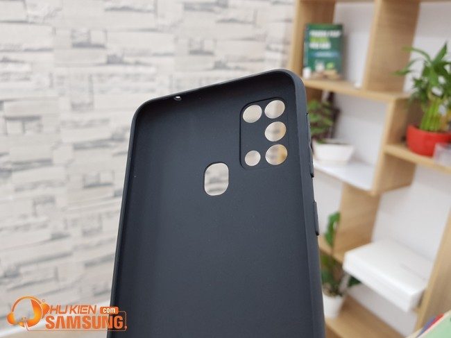Ốp lưng dẻo M31 chống bám vân tay hiệu Oucase