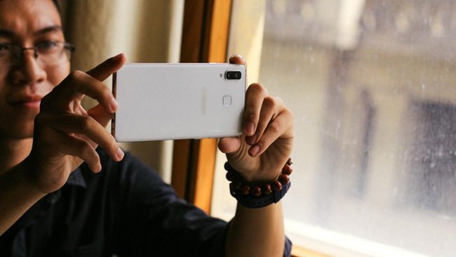 Samsung Galaxy A8 Star sở hữu camera kép chụp ảnh xóa phông cực đẹp Samsung Galaxy A8 Star sở hữu camera kép chụp ảnh xóa phông cực đẹp