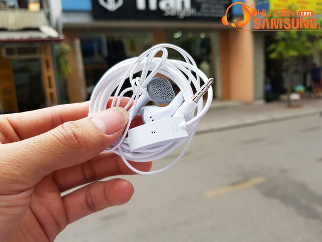 Tai nghe Galaxy J8 2018 chính hãng Samsung Tai nghe Galaxy J8 2018 chính hãng Samsung