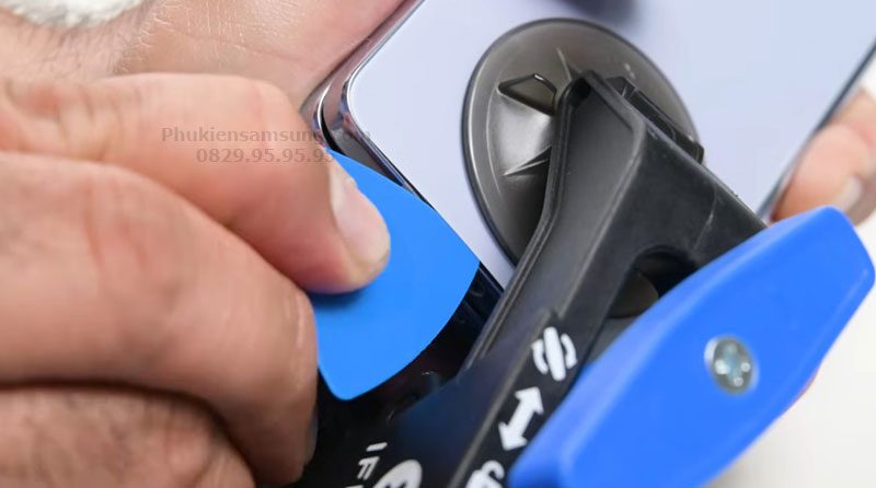 Thay nắp lưng Galaxy Z Fold 5 chính hãng giá bao nhiêu? Thay nắp lưng Galaxy Z Fold 5 chính hãng giá bao nhiêu?