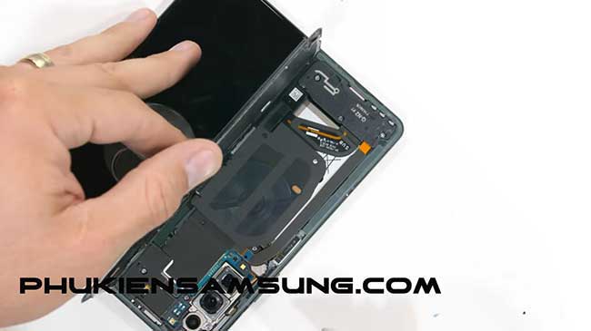 thay nắp lưng Z Fold 3 chính hãng thay nắp lưng Z Fold 3 chính hãng