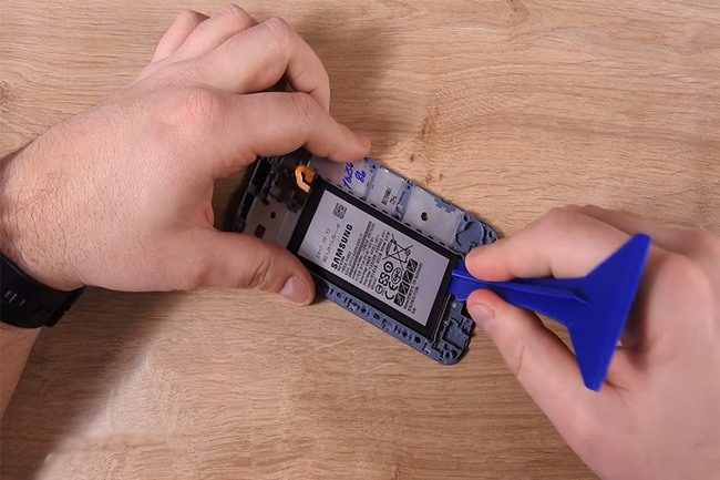thay pin J3 Pro 2017 và một số pin J3 khác thay pin J3 Pro 2017 và một số pin J3 khác