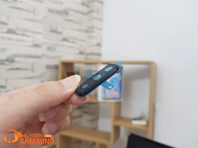 Thay kính camera sau Samsung Galaxy Z Fold 4| Fold 3| Fold 2| Fold 1