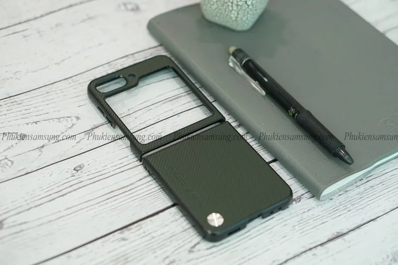 Ốp lưng Galaxy Z Flip 5 vân carbon X Level chống vân giá rẻ