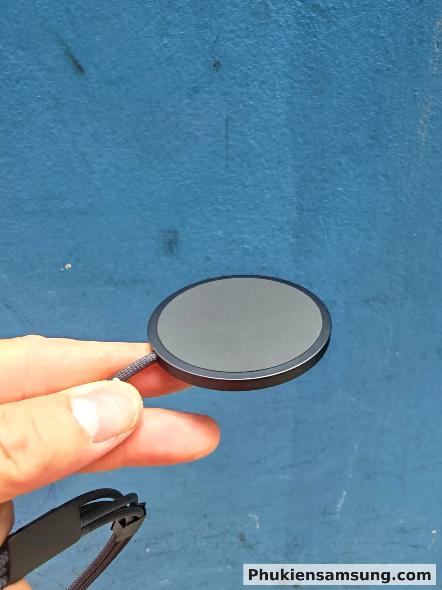 Sạc Không Dây Nam Châm Magnet Samsung 25W Qi2 - Xám Đậm - Mặt trước đế sạc cận cảnh