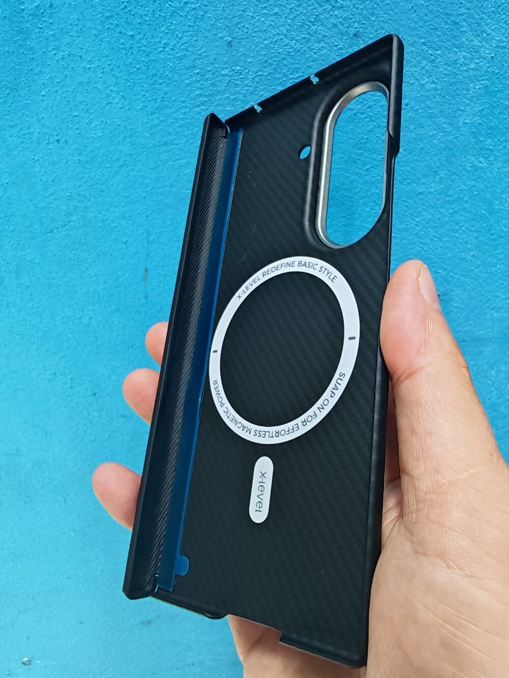 Phần bảo vệ gáy ốp X-Level Galaxy Fold 8 Ultra Mặt trong ốp X-Level có phần bảo vệ gáy Galaxy Fold 8 Ultra
